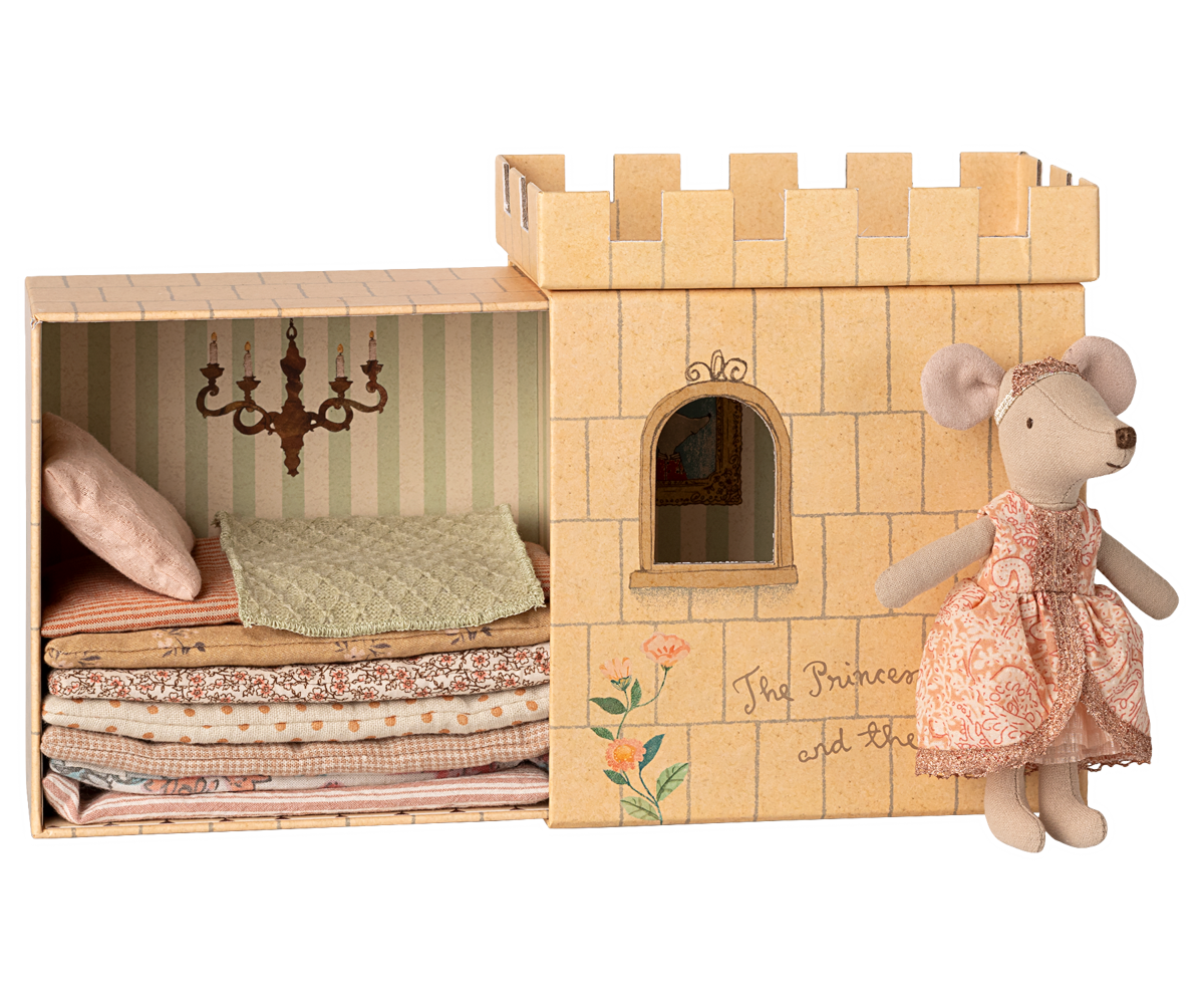 Maileg Princess and The Pea, Big Sister Mouse - Cardeva