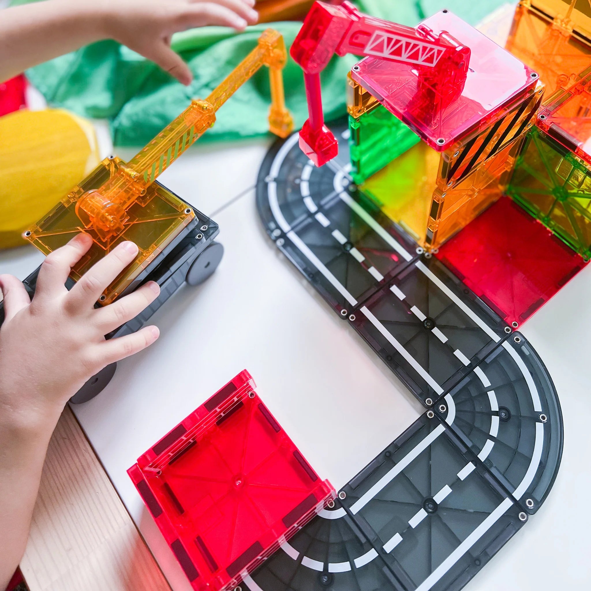 Builder + Crane 32-piece Set - Cardeva